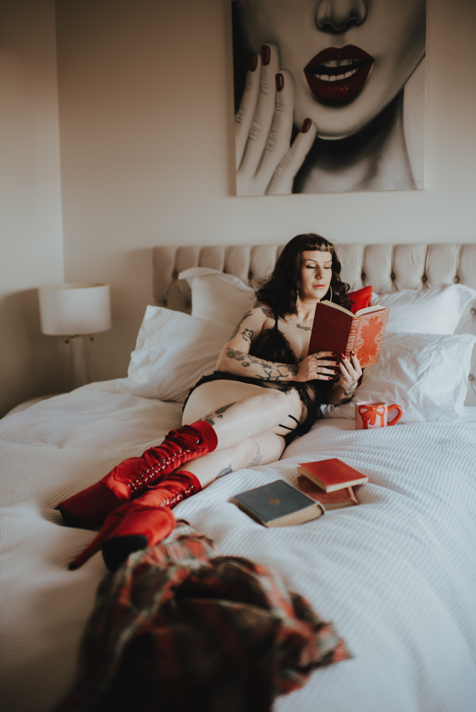 reader in lingerie reader in lingerie