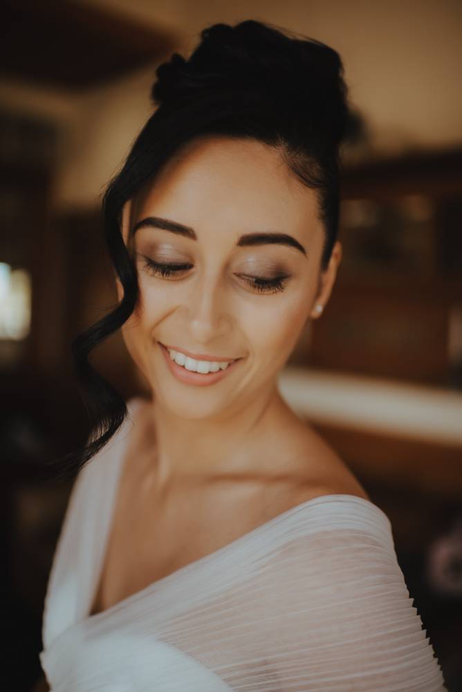 bridal glowey and natural makeup look on tanned skintone bridal glowey and natural makeup look on tanned skintone