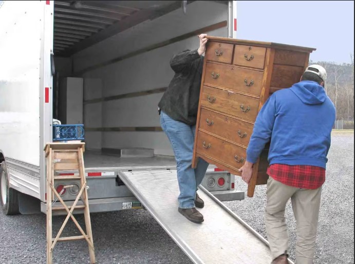 Residential Junk Removal & Cleanouts