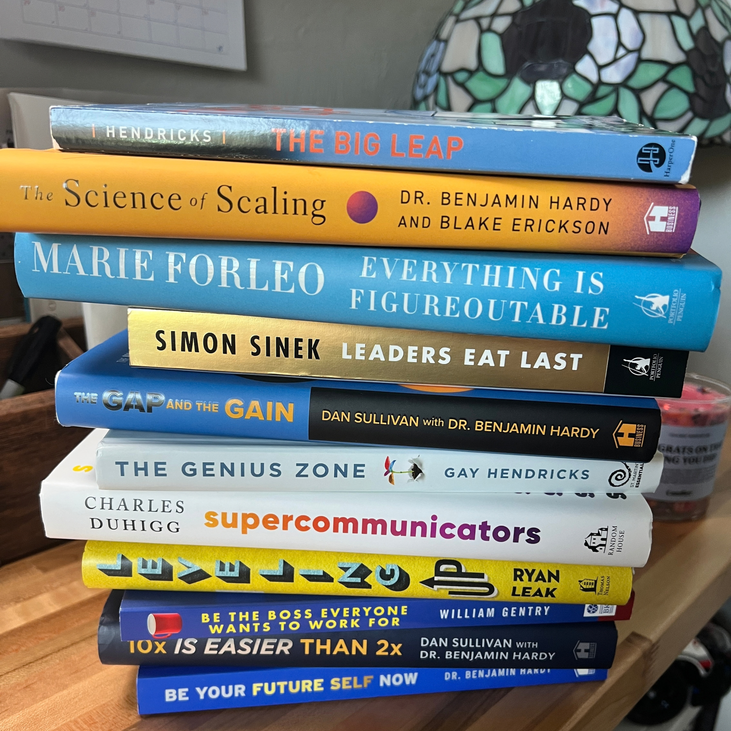5 Books Every Leader Needs to Read to Lead Better