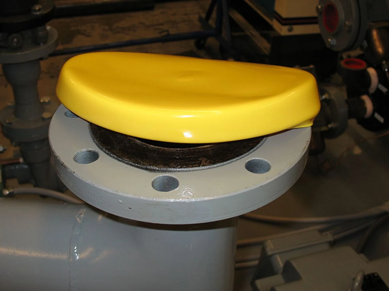 Flange Protection Covers – Preventing Corrosion in Industrial Pipelines