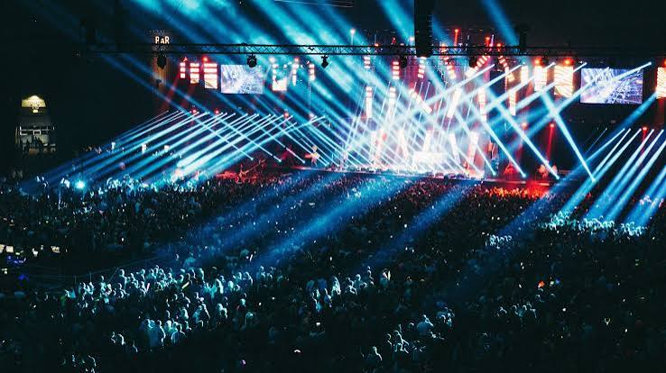 New Year's Lighting — Event-Ready Illumination