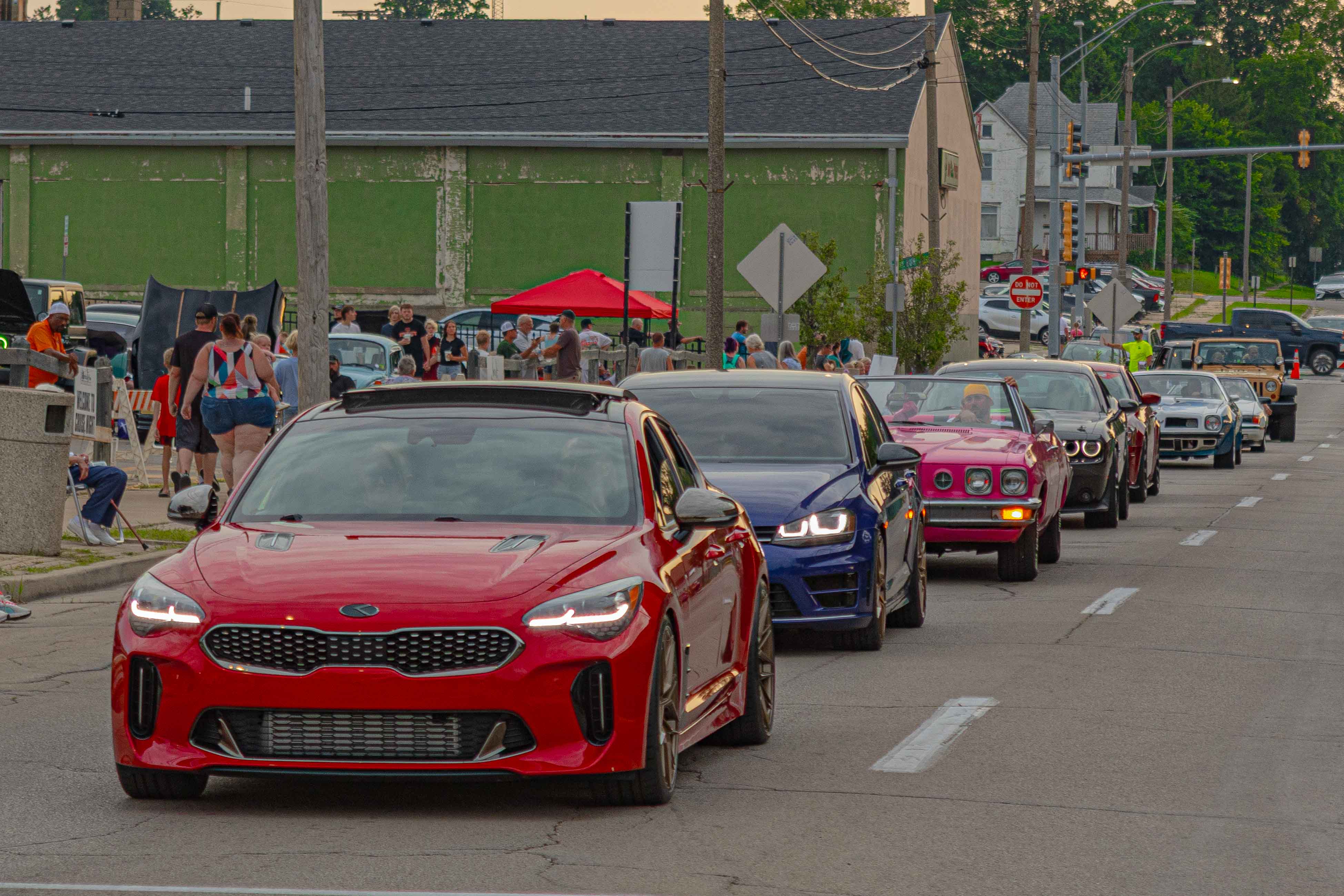 Cars on the Freeport Cruise Night route