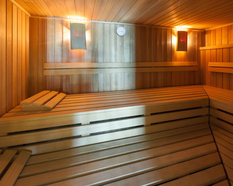 High-capacity commercial sauna with multiple bench levels