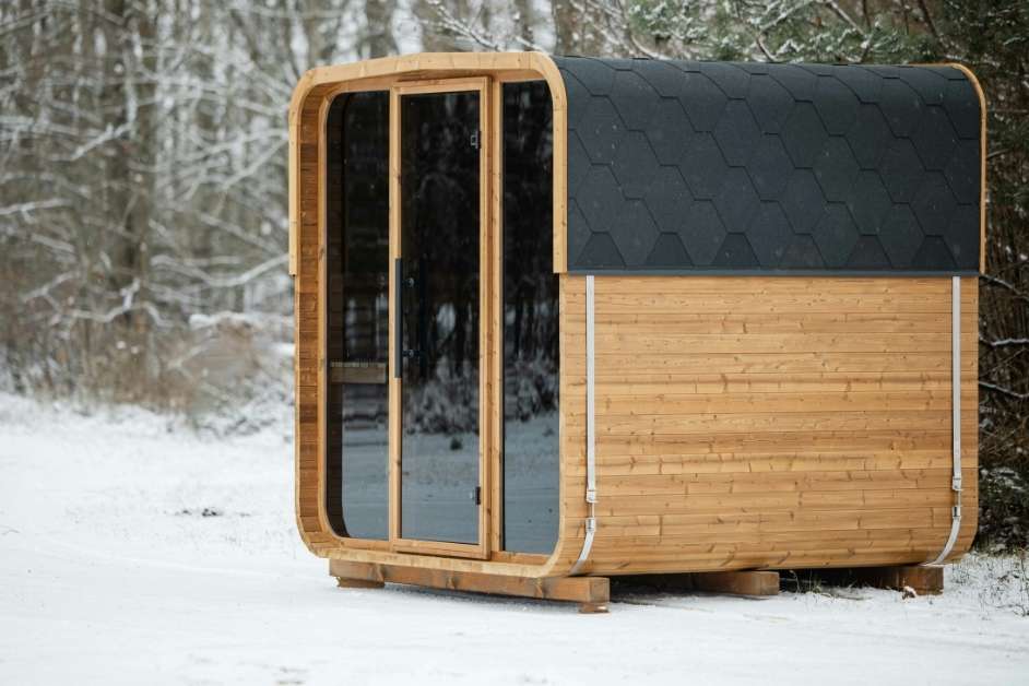 Freestanding outdoor sauna
