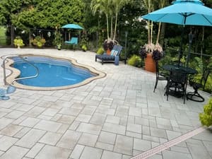 Outdoor landscape lighting in Newport