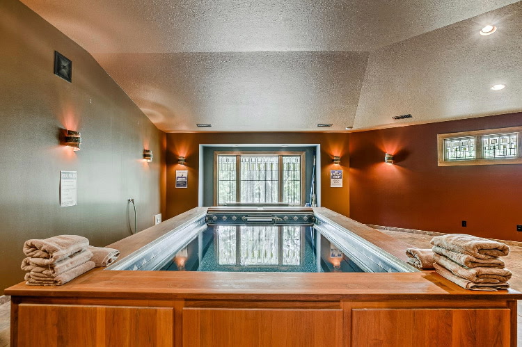 The Honeymoon Suite lodge at The Bell of Camden Point