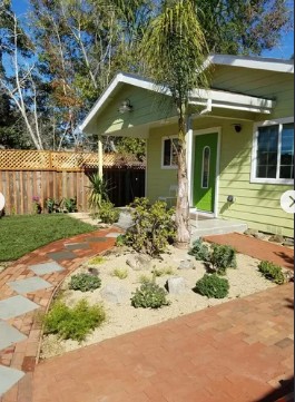803-A Bell Street – Front Entrance