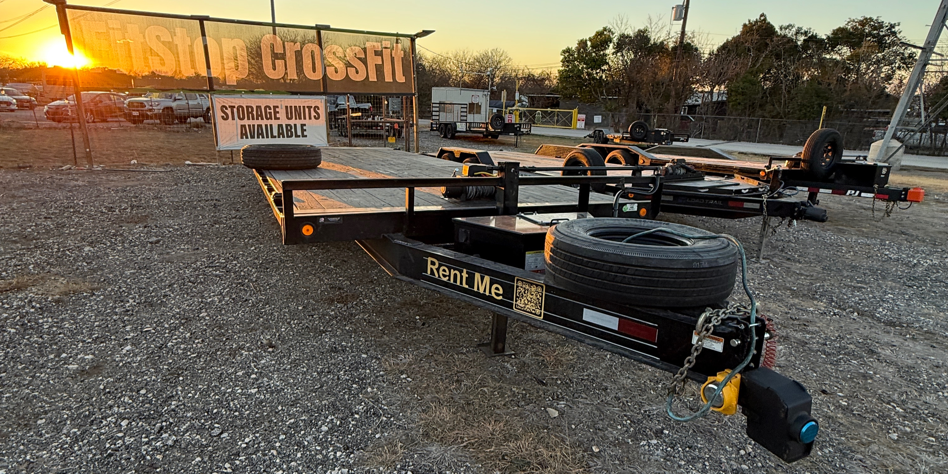 PJ T8 Deck Over Tilt w Winch Rental in San Antonio, TX