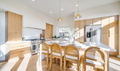 {{ custom_values.service_3 }} in {{custom_values.area_3})