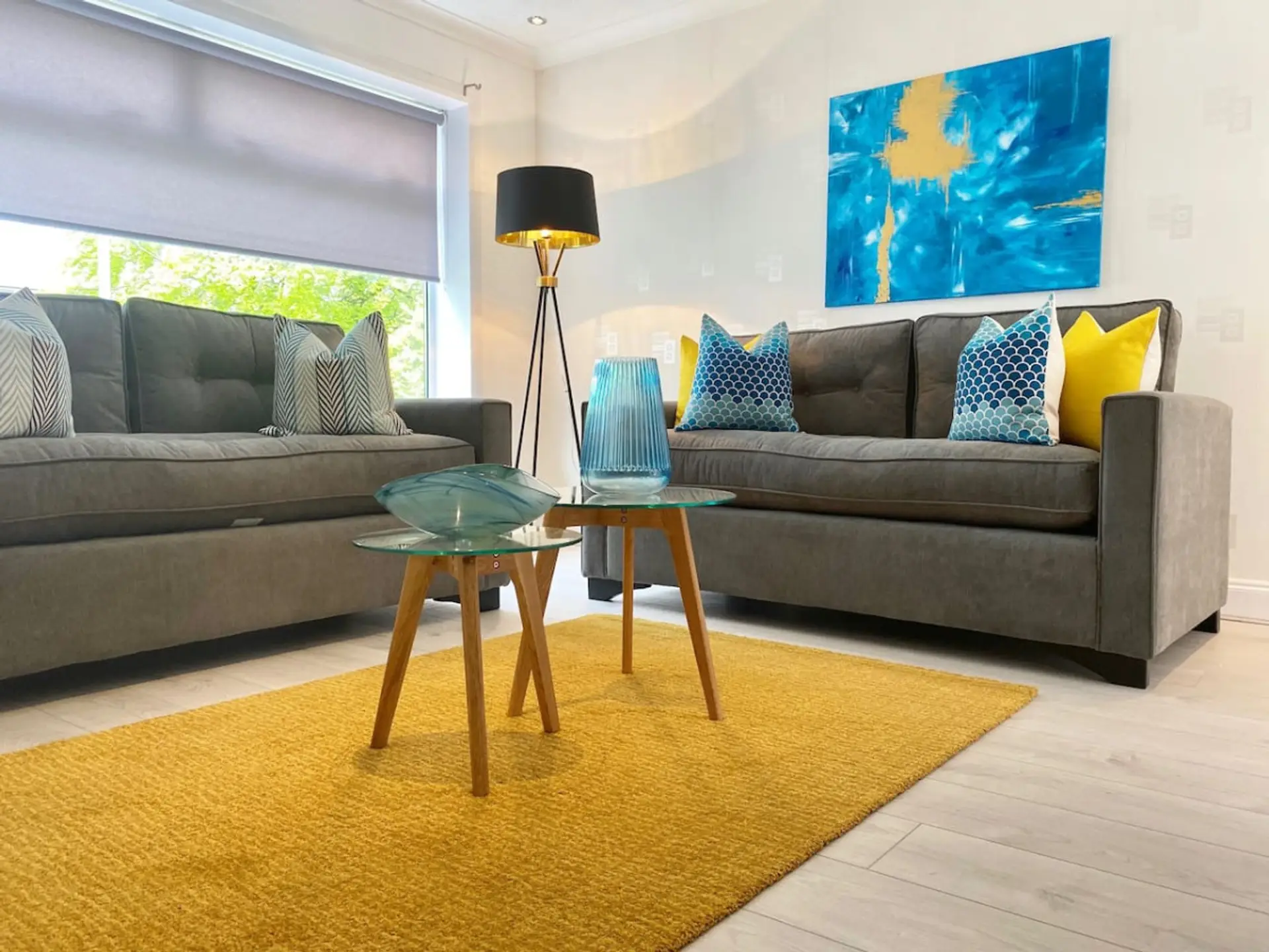 Pillow Direct living space