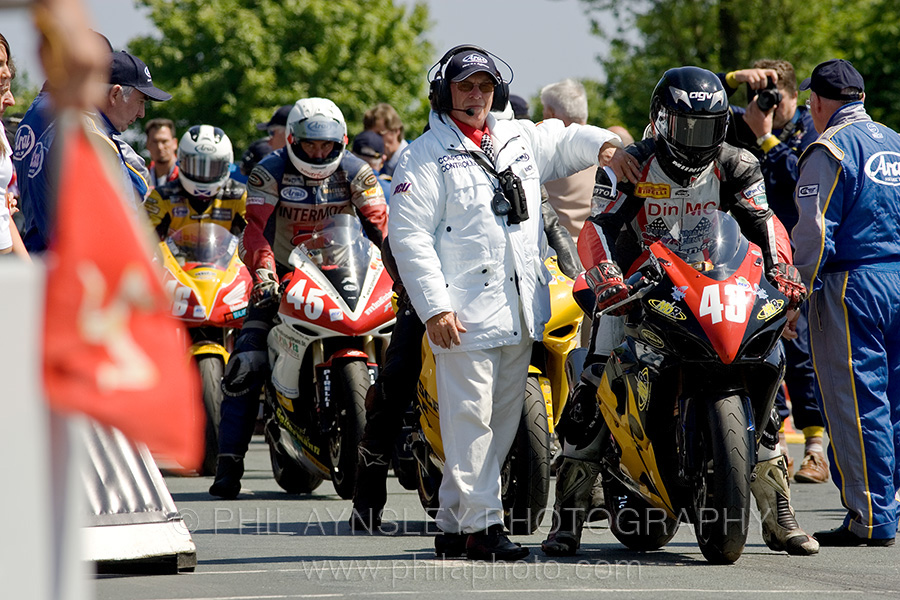 On the start line at the 2007 Isle of Man Centenary Meeting