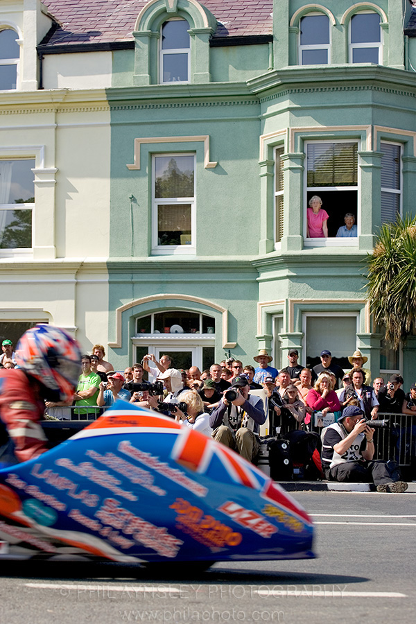 Tony Baker and Fiona Baker-Milligan - Baker Yamaha. Ballaugh Bridge.