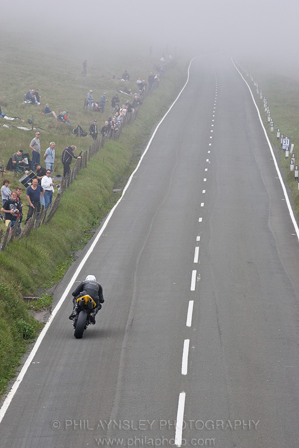 Dave Madsen Mygdal - Yamaha R1 at the Bungalow in low cloud.