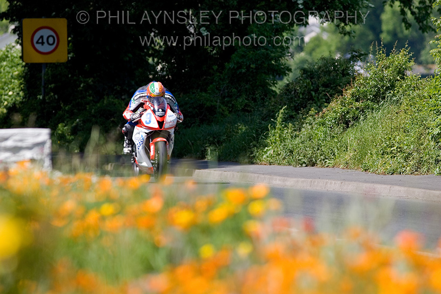 Martin Finnegan - Honda CBR RR during the Supersport TT on Sulby Straight.