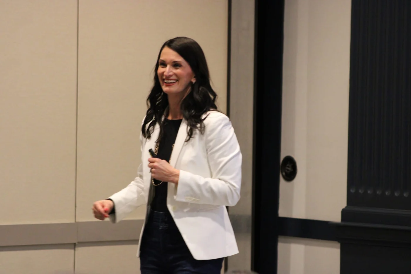 Megan Weisheipl presenting at a workshop
