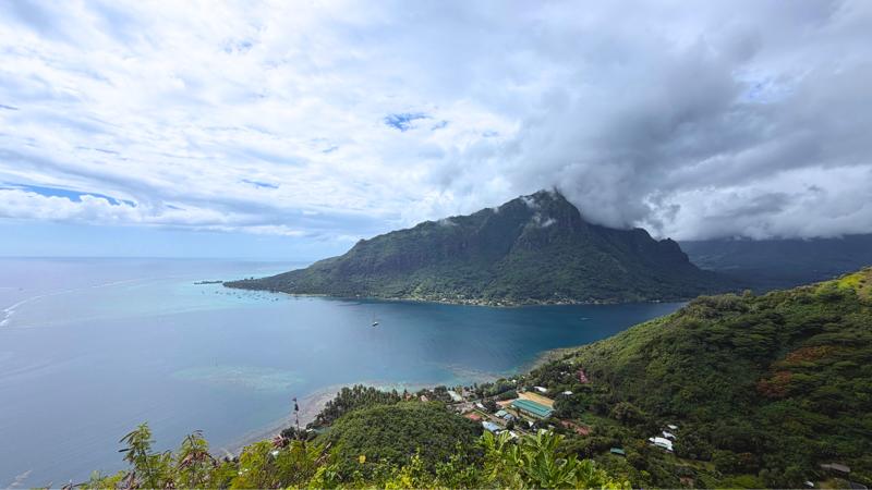 Albert transport — Moorea