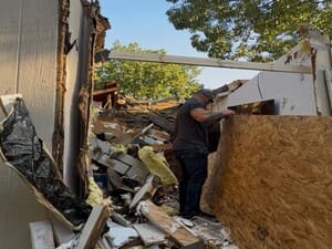 {{ custom_values.service_2 }} in {{custom_values.area_1})