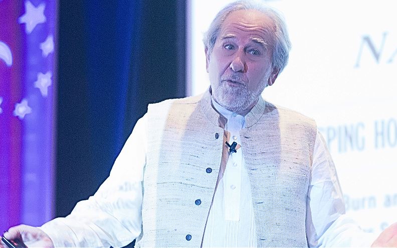 Dr. Bruce Lipton on the power of conscious science 