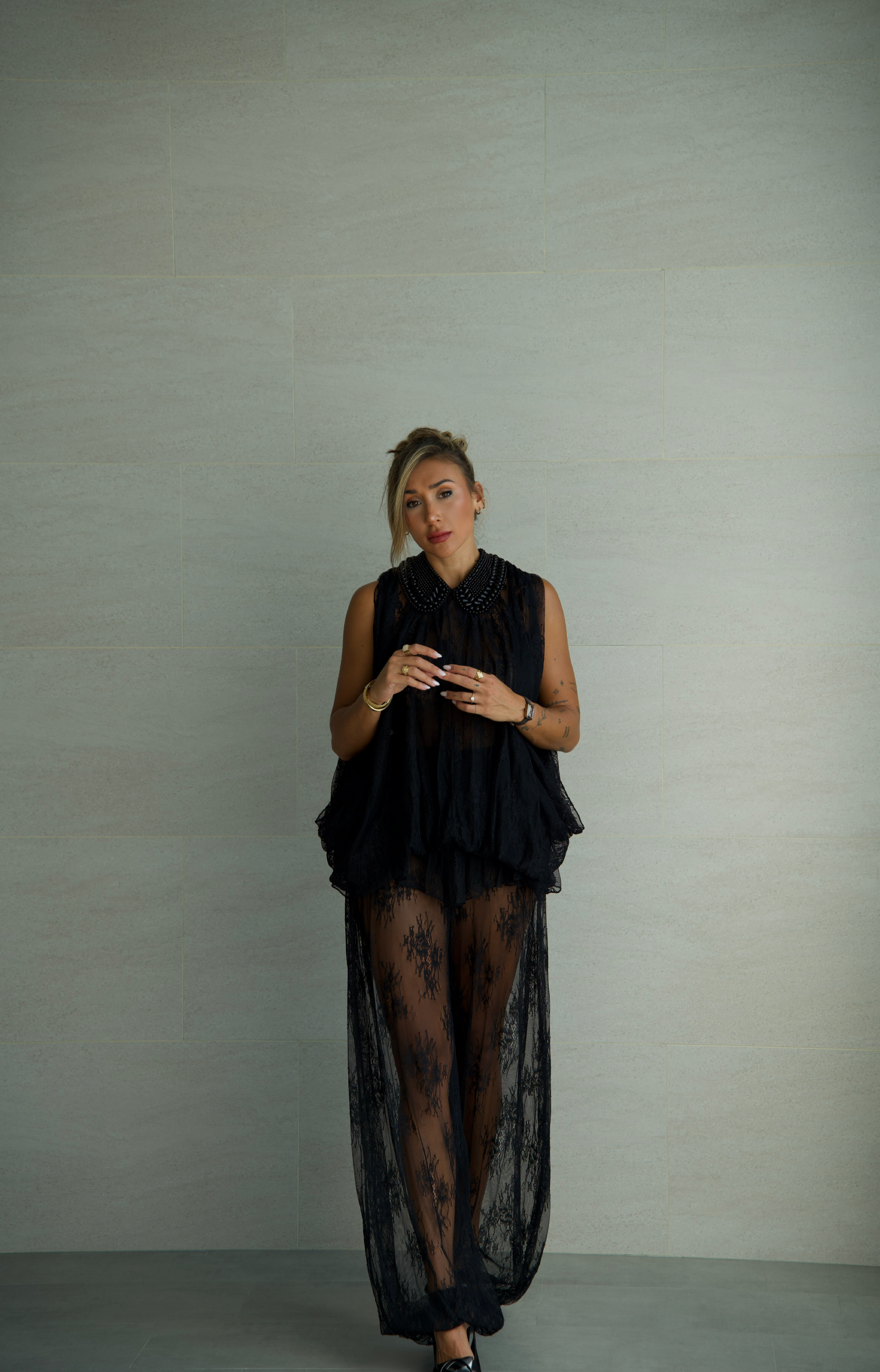 Editorial · encaje negro