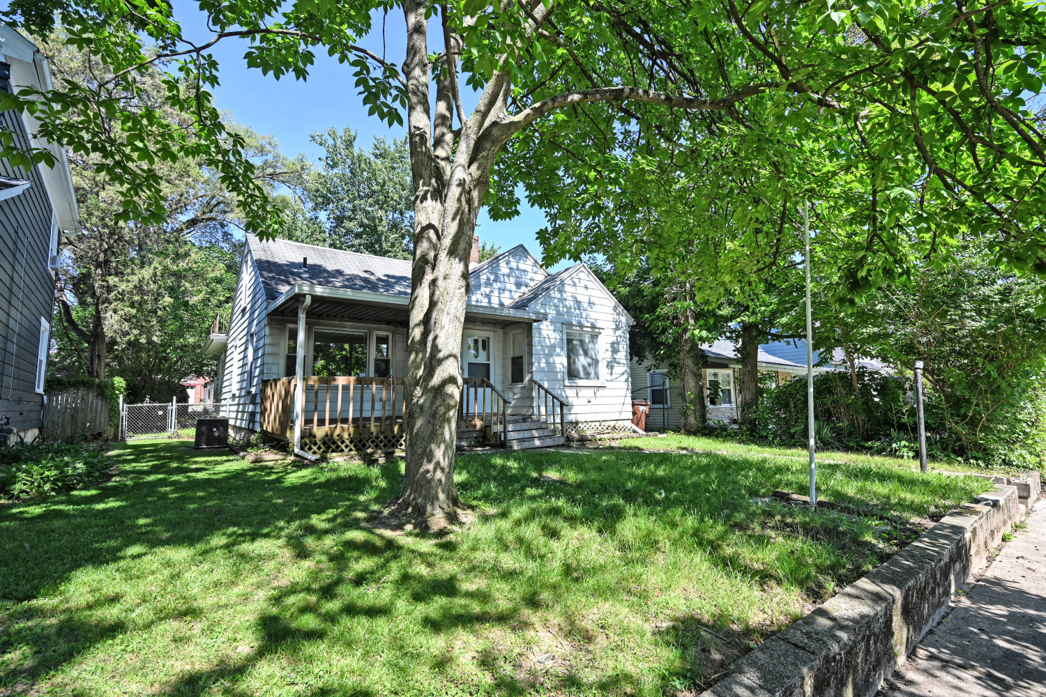 639 Syracuse Avenue