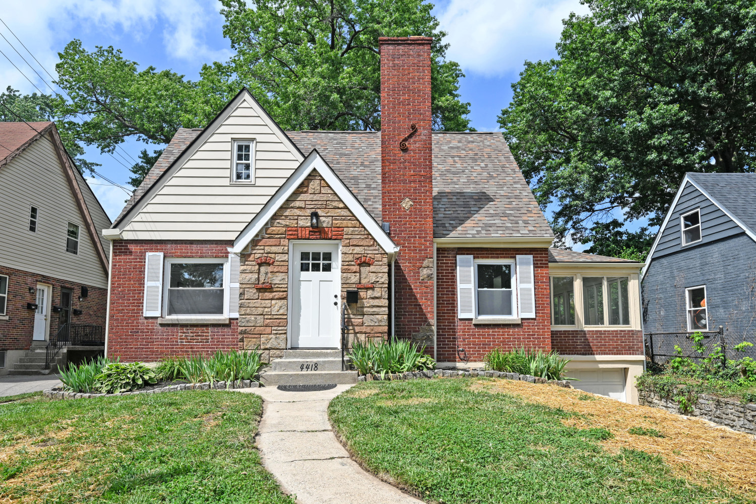 4418 Harrison Ave