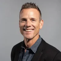 Pastor Jon Heinrichs