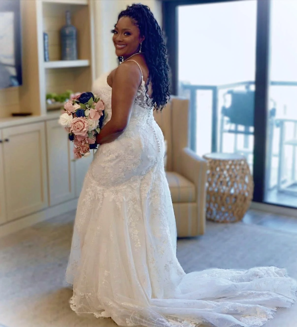 Non-invasive body contouring spa treatment