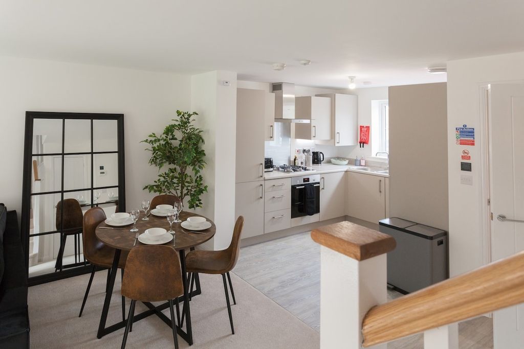 Runcorn 3BR Property - View 13