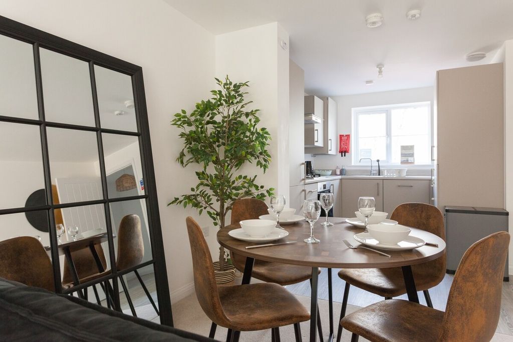 Runcorn 3BR Property - View 6