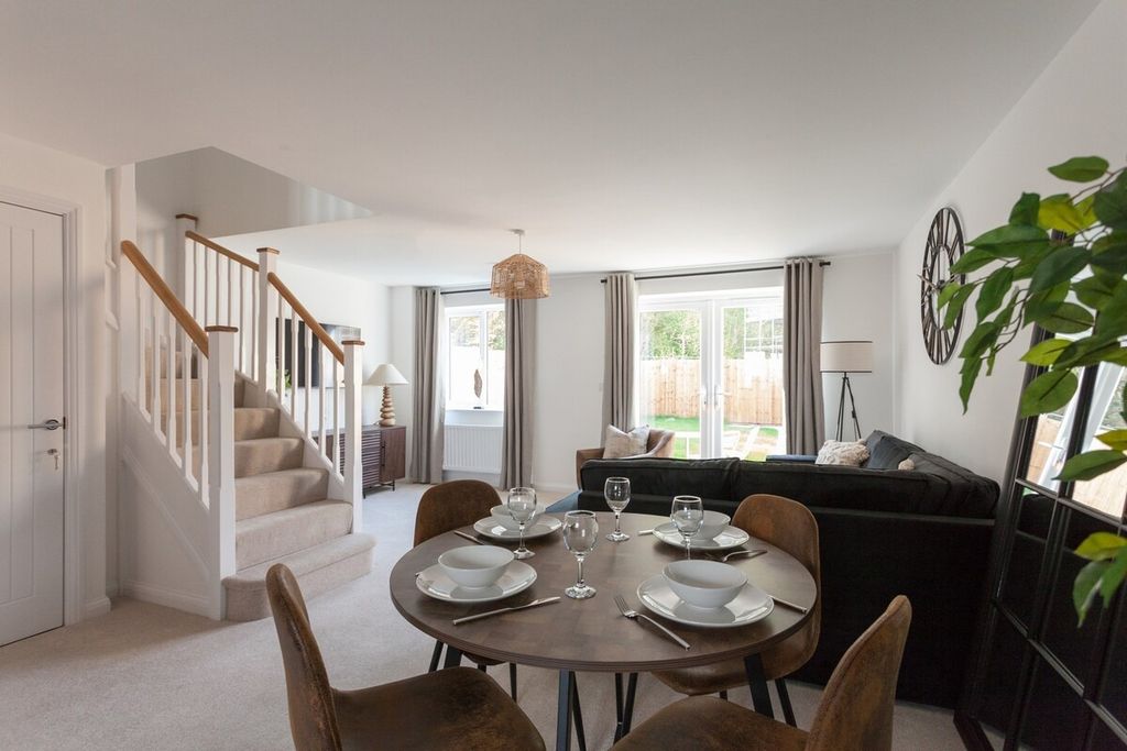 Runcorn 3BR Property - View 5