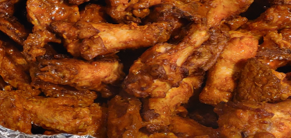 Buffalo wings in the basket