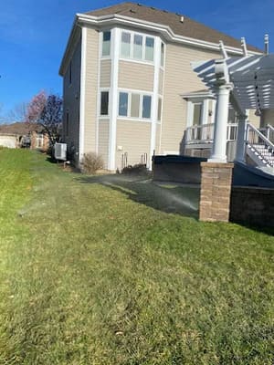 {{ custom_values.service_1 }} in {{custom_values.area_3})