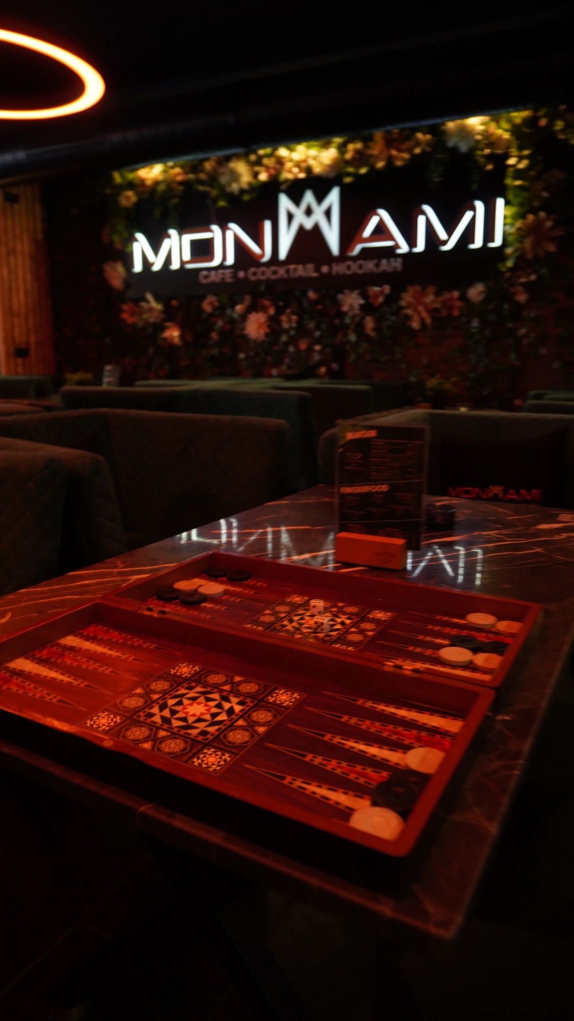 Monami Hannover Langenhagen - Shisha und Drinks - Ambiente Außenansicht und Innenansicht