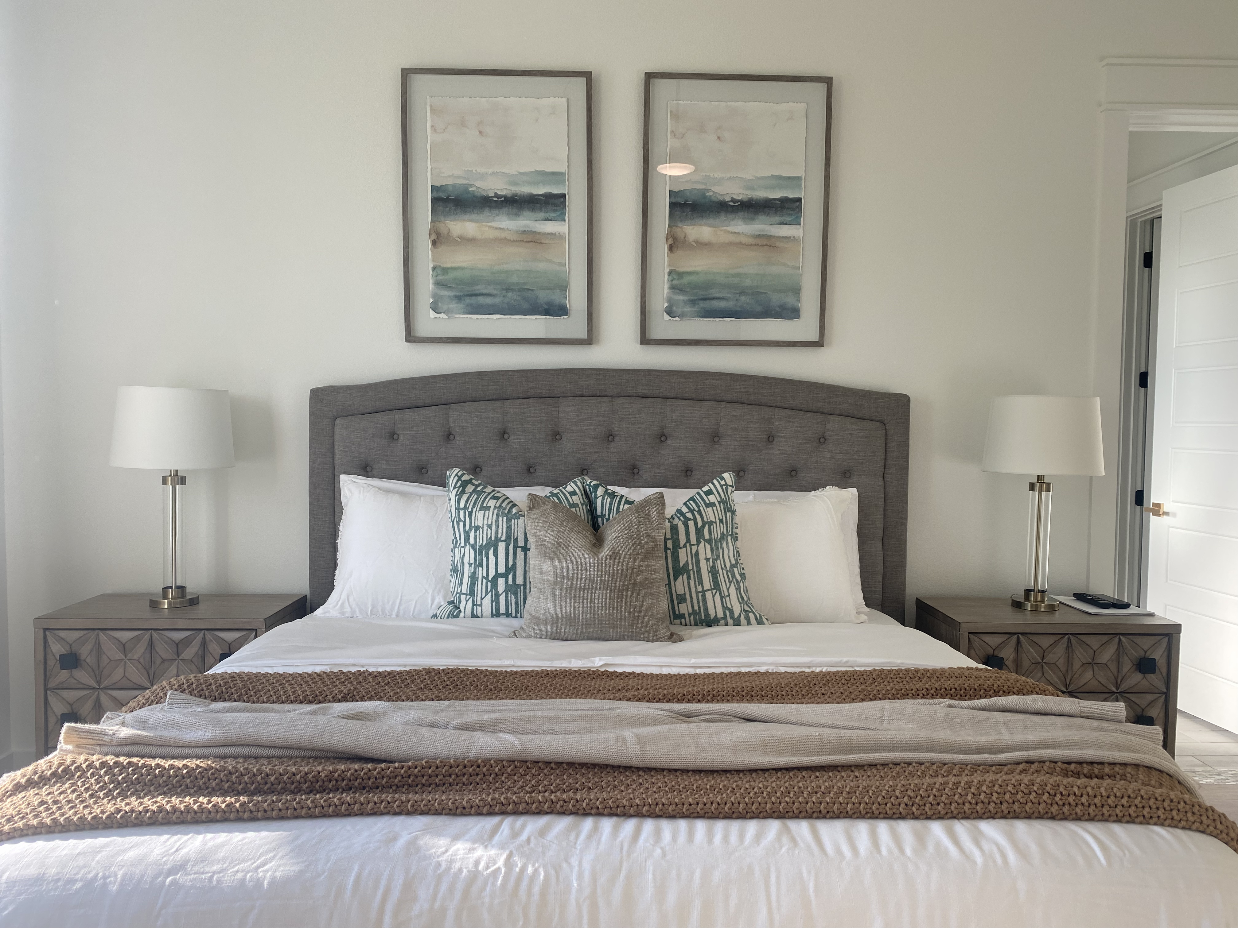 Cool toned queen sized bad Cool toned queen sized bad