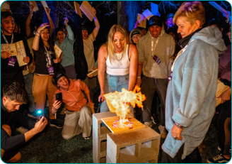 Ritual de fuego nocturno con el grupo de Expansión Infinita