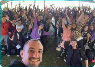 Israel Moreno junto a un grupo numeroso de participantes de Expansión
