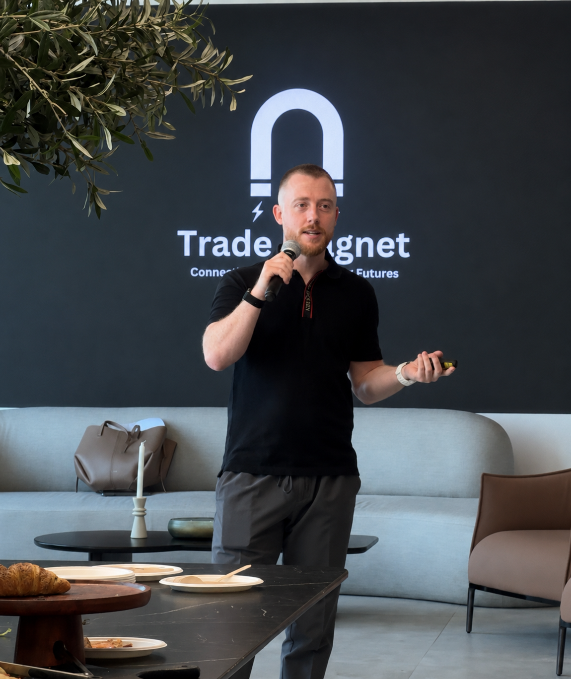Seán Speaking