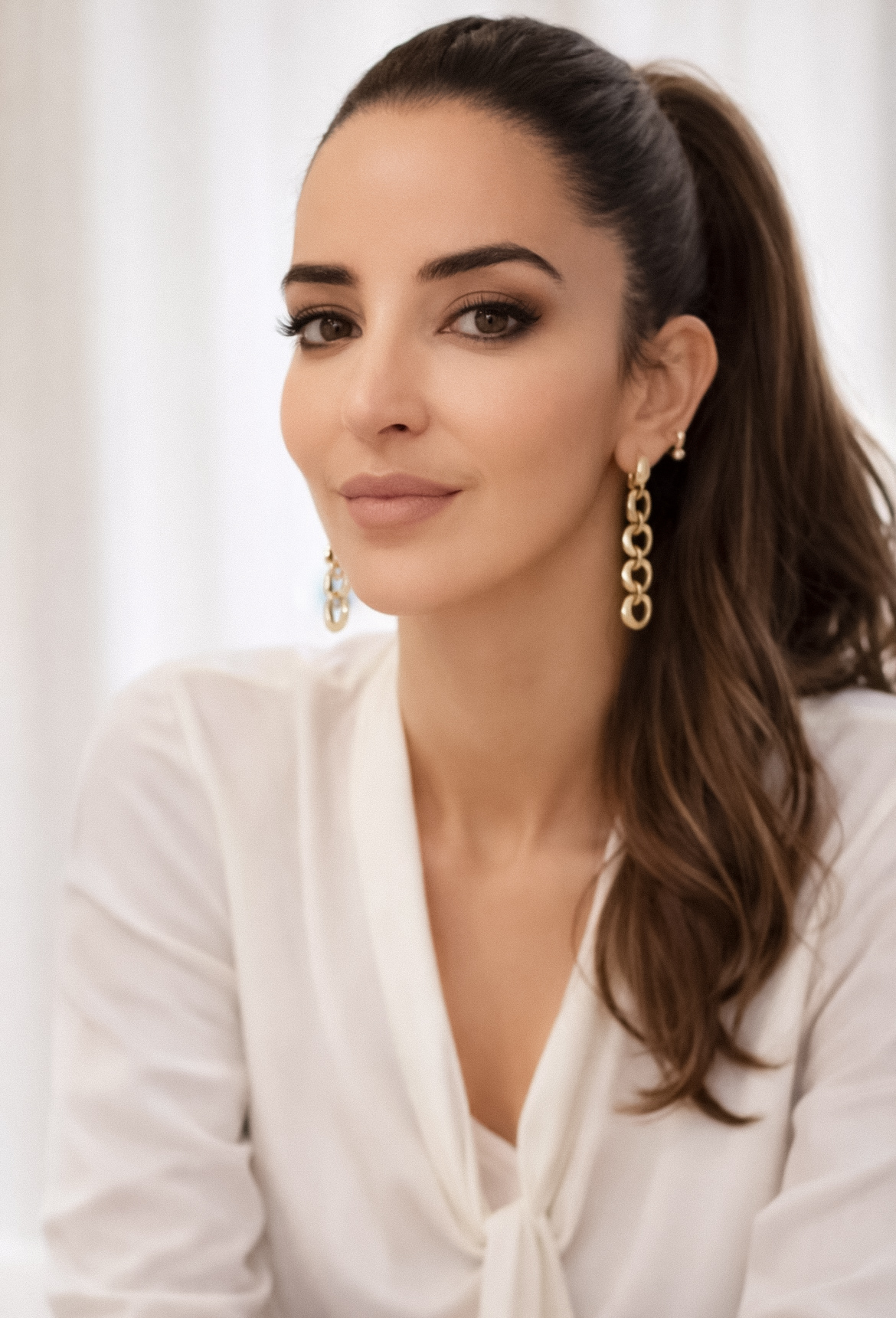 Naëlle — experte microblading Paris 17e