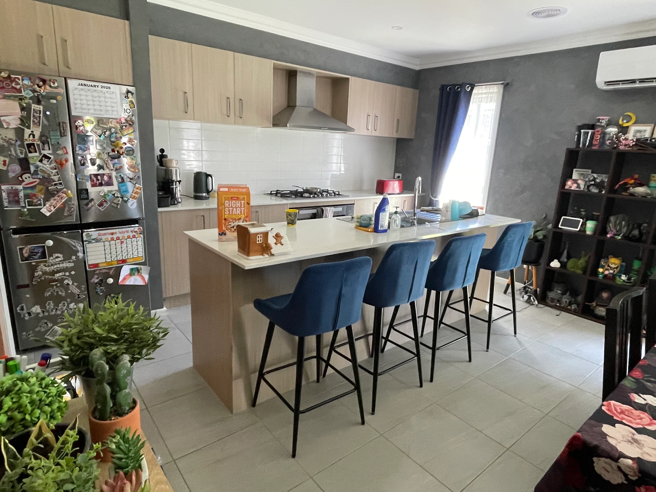 Beth Martinu kitchen before