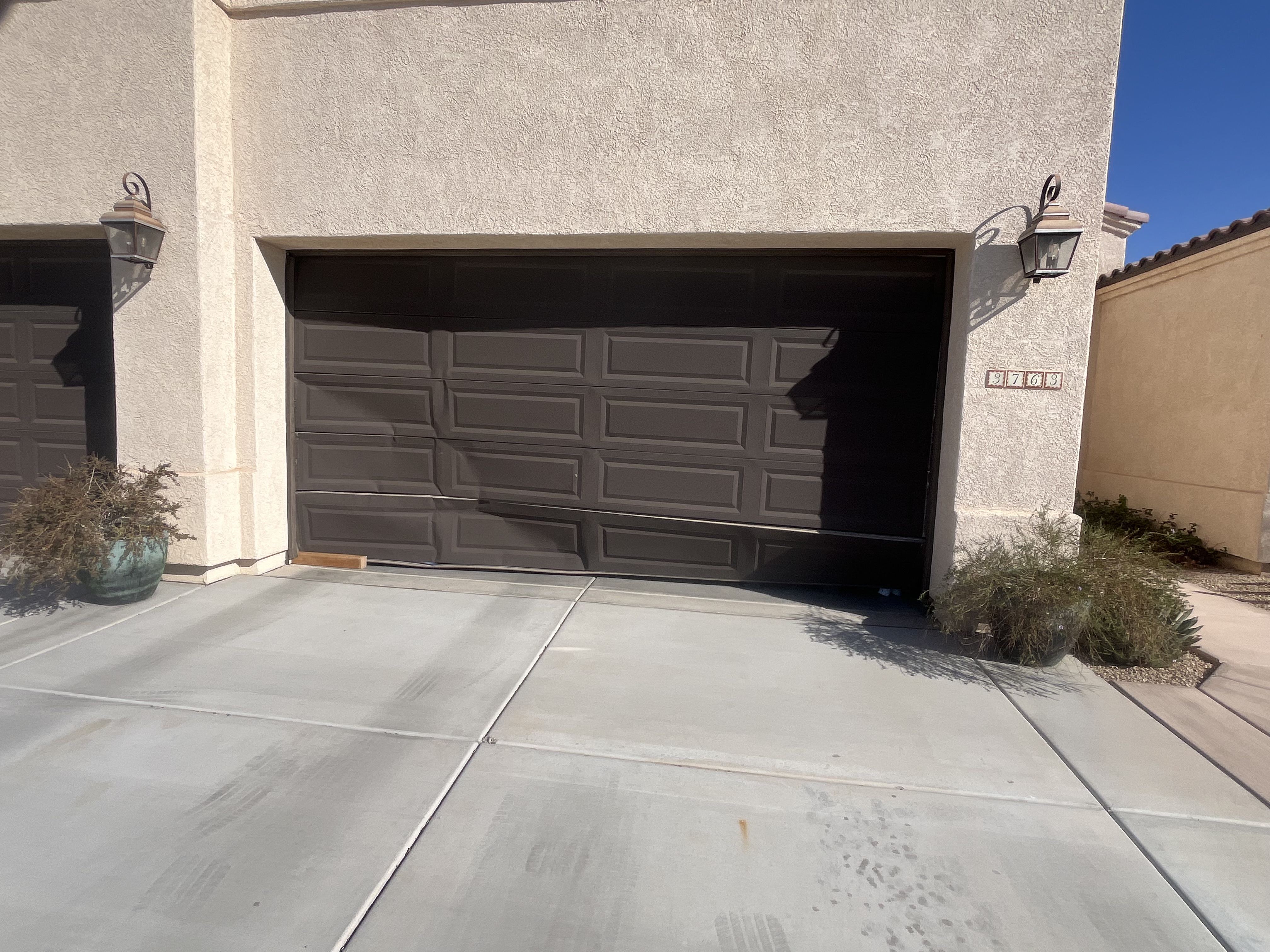 Professional residential garage door repair and installation in Yuma, AZ