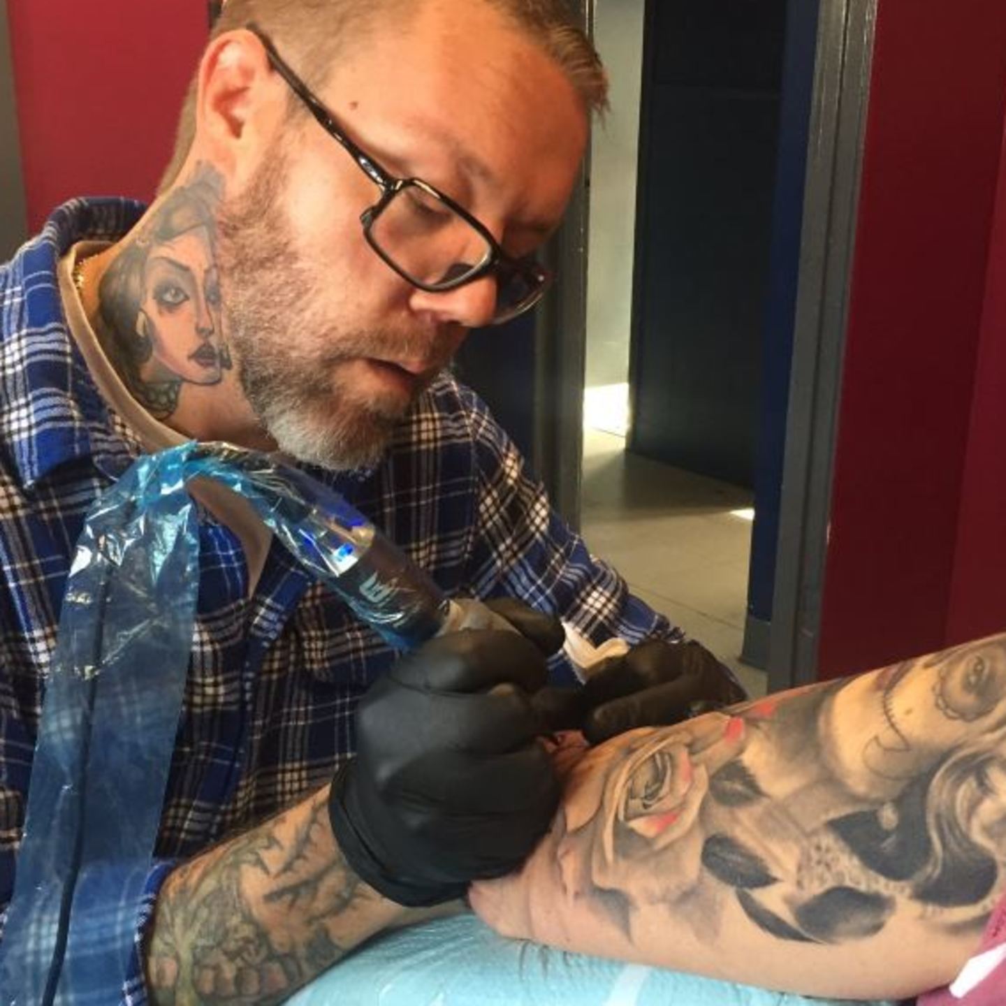 Rodney Eckenberger tattooing