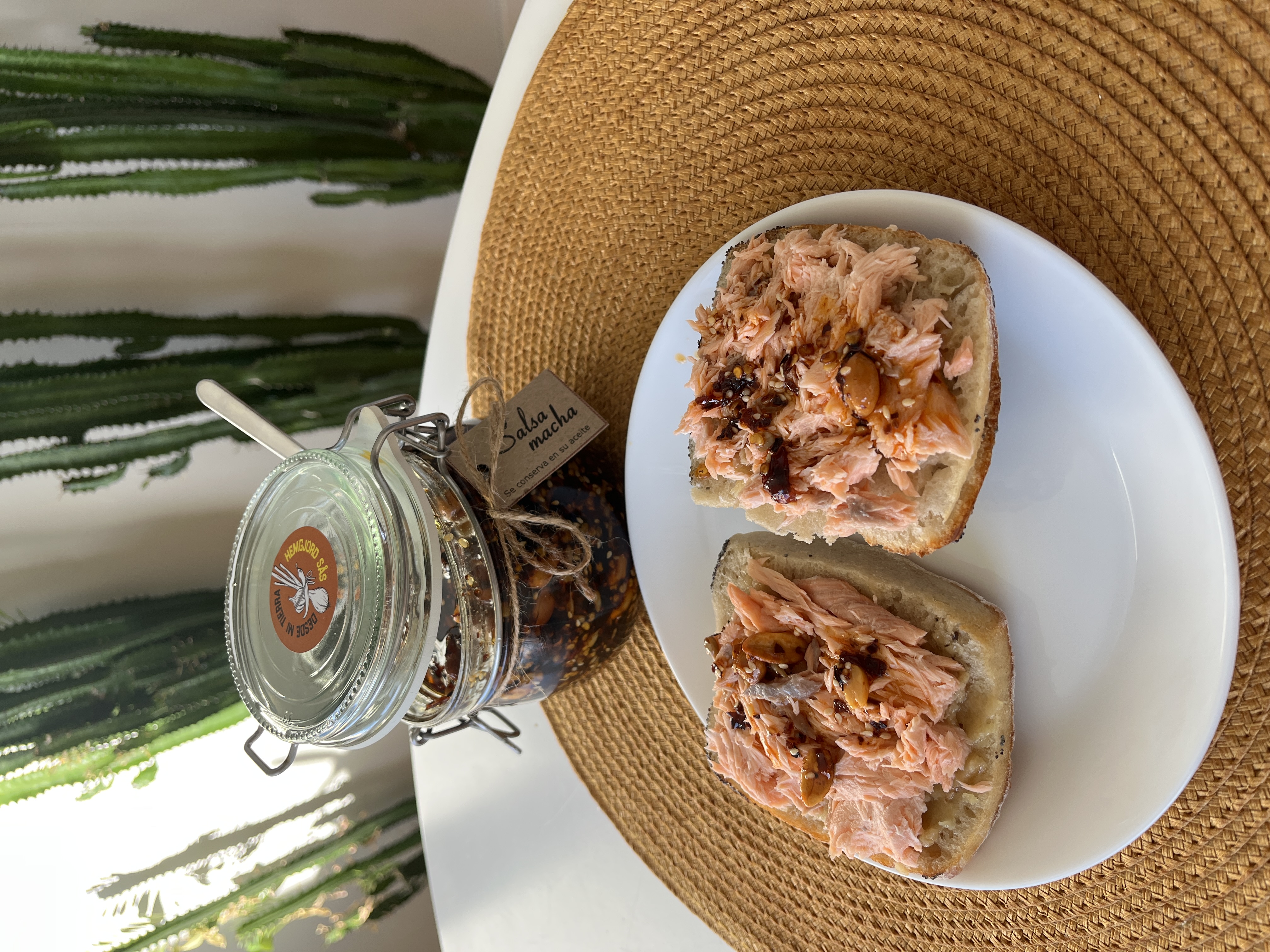 Laxmacka med mexikansk salsa macha – recept från Desde mi Tierra