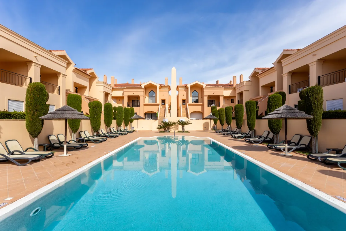 Small pool at Baía da Luz resort