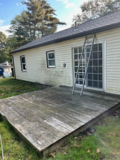 Soaked & Soaped Power Washing before cleaning — Rhode Island