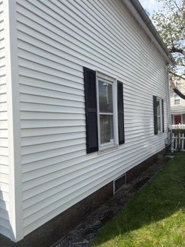 Soaked & Soaped Power Washing after cleaning — Rhode Island