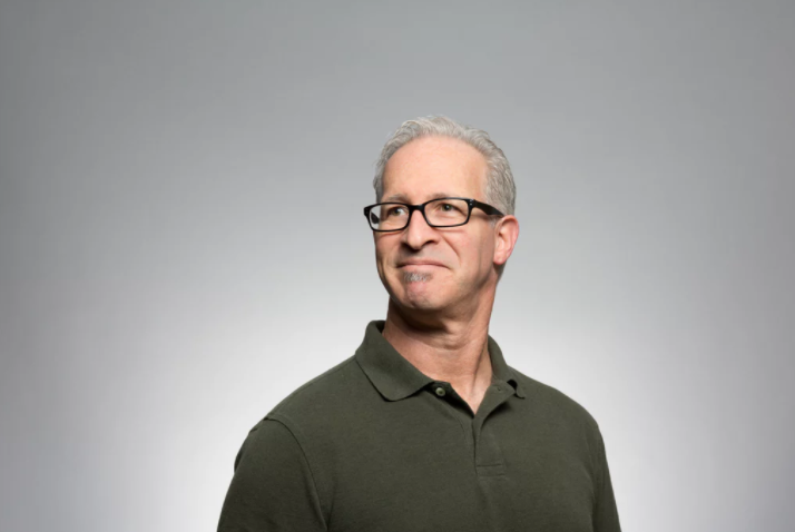 Headshot of Arturo Montoya