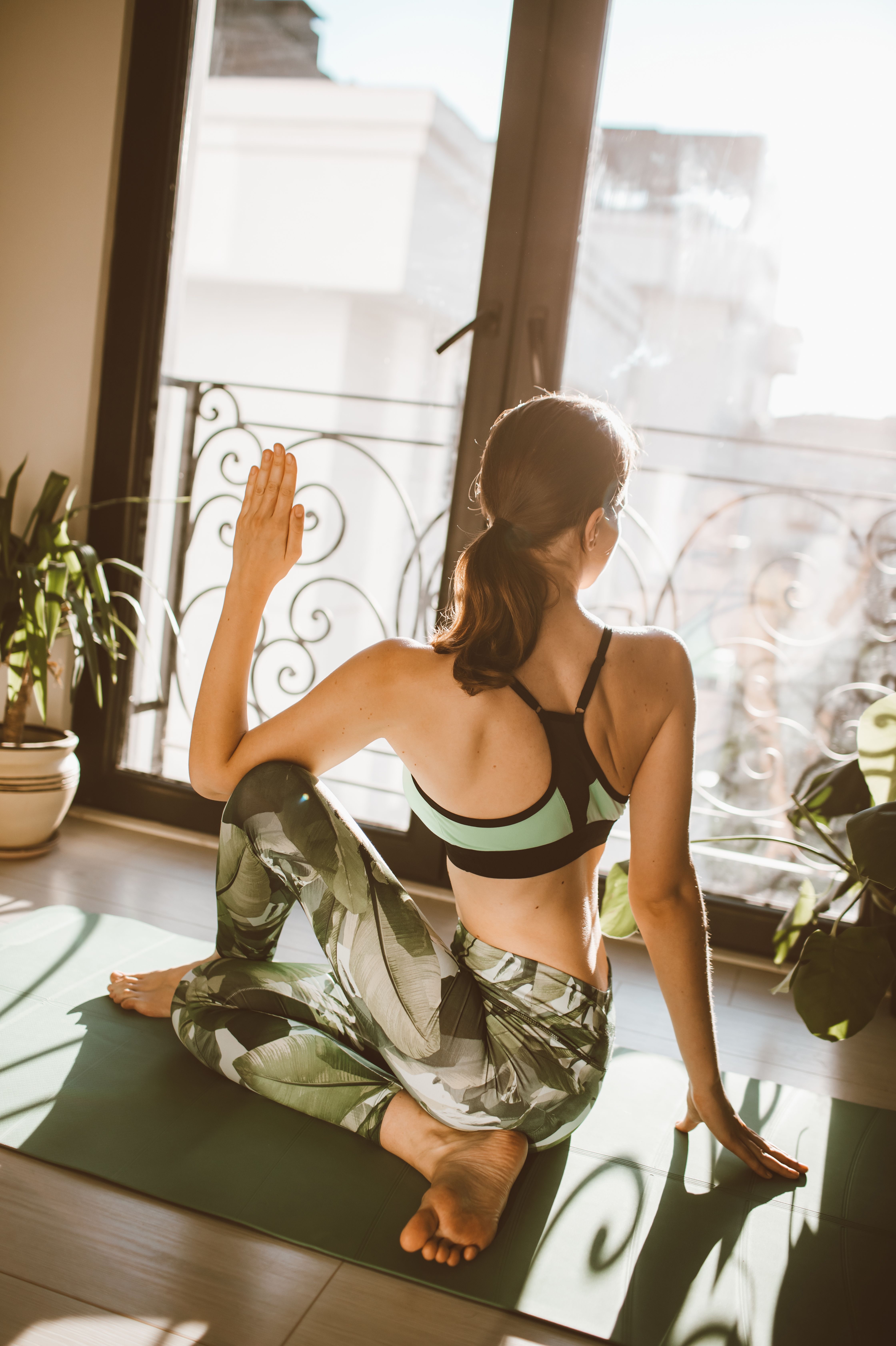 A Realistic Weekly Wellness Routine for Busy Adults