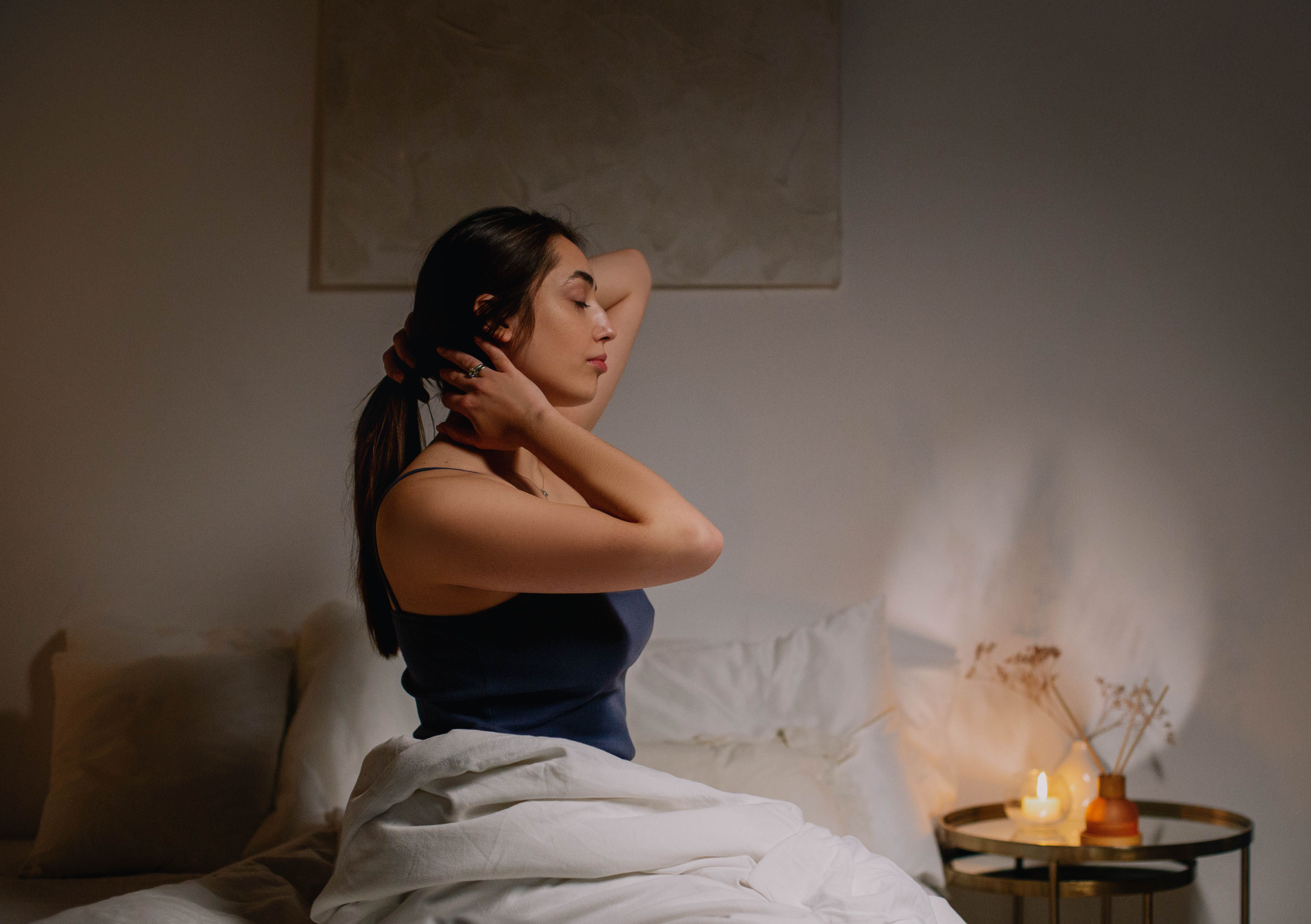 A Low-Stress Evening Routine for Better Recovery, Cleaner Skin, and Calmer Spaces