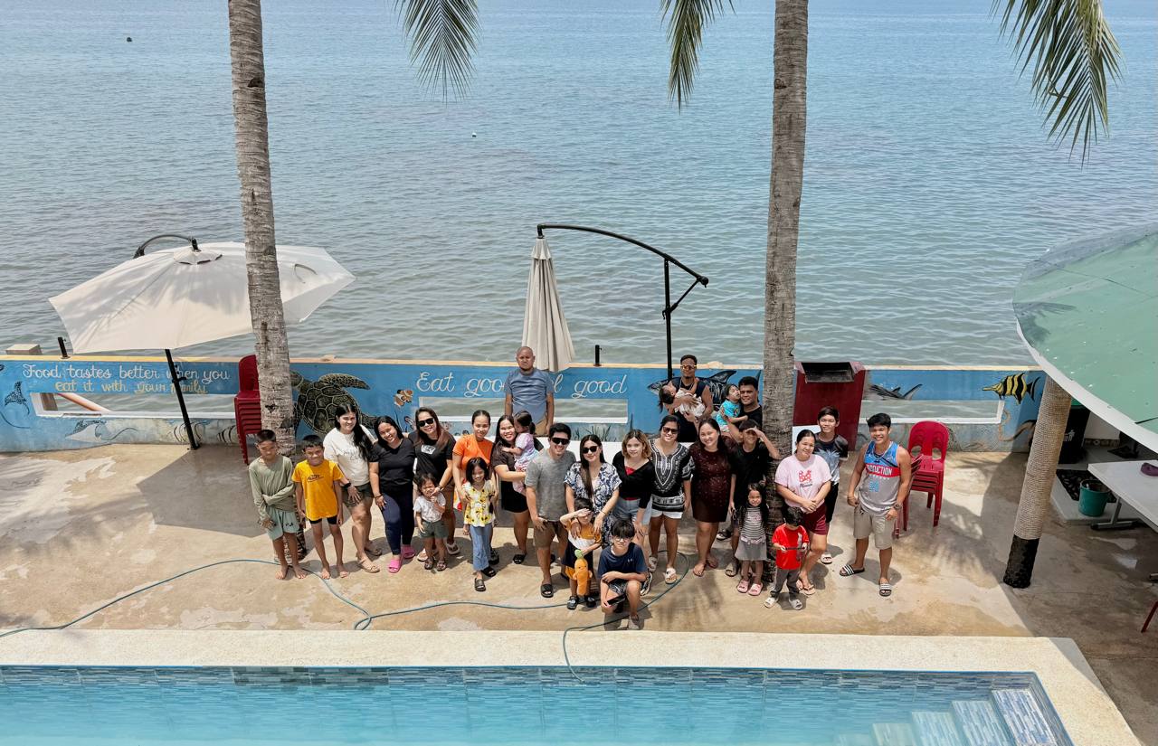 Savvy Solutions Team Culture — Beach Outing